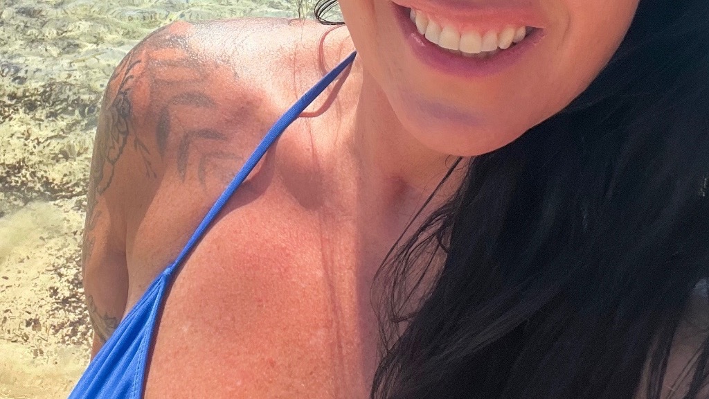 Online livesex met LoveCherryNoir