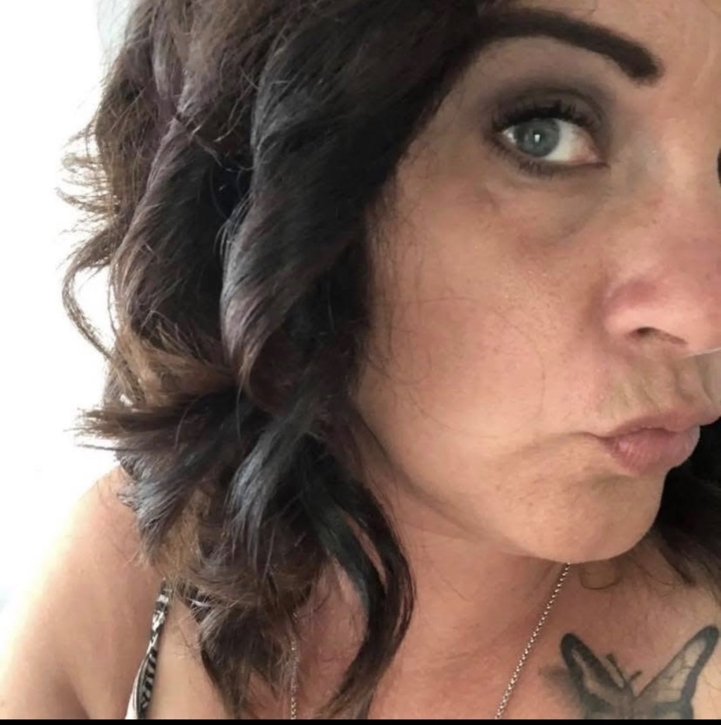 Online livesex met MissElyssia