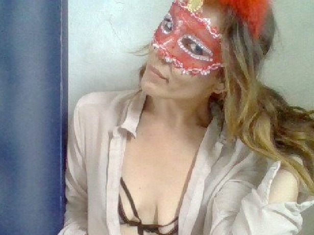 Livesex met petronella van Roermond