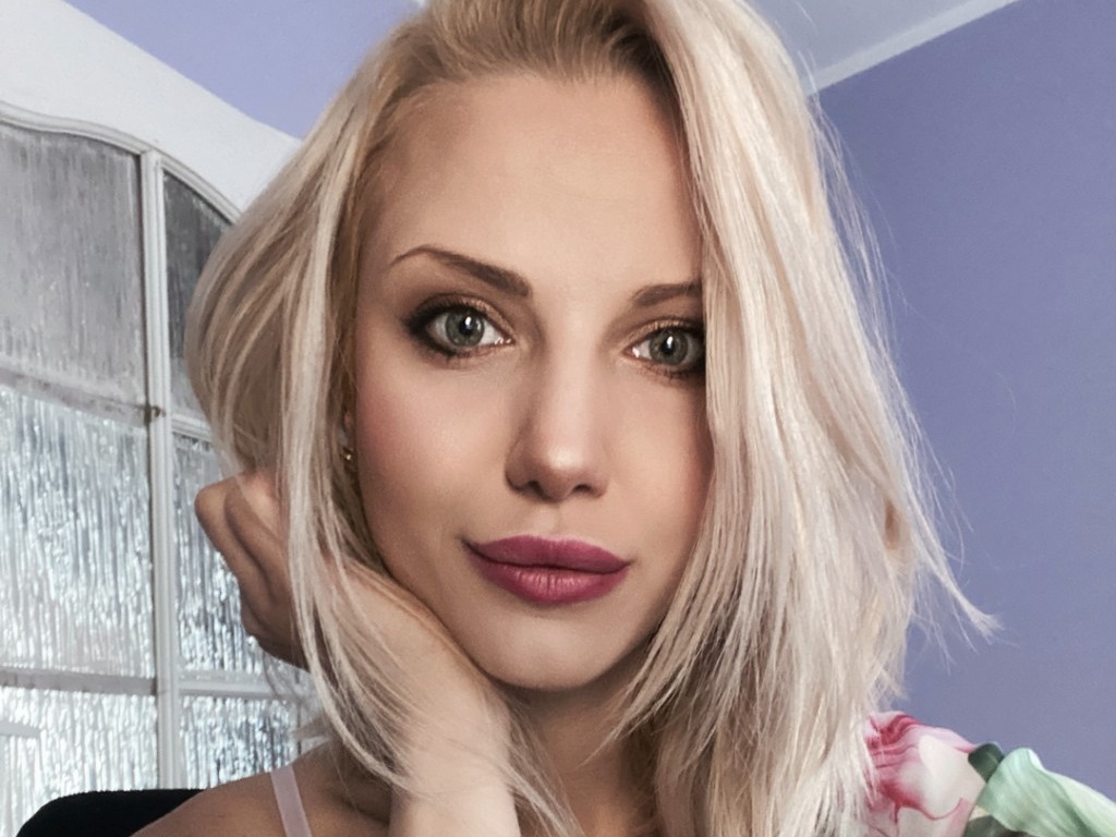Online livesex met lilith19