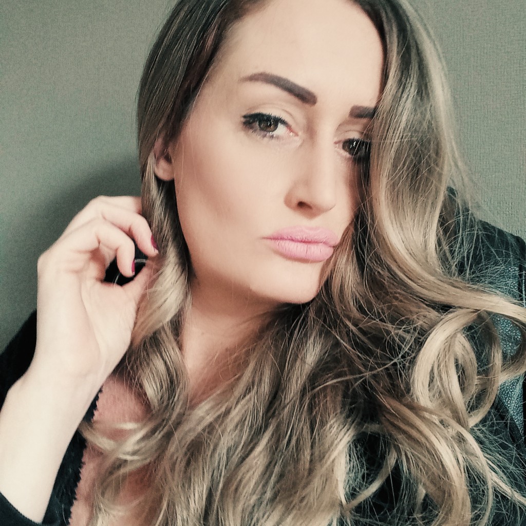 Online livesex met naughtywomen